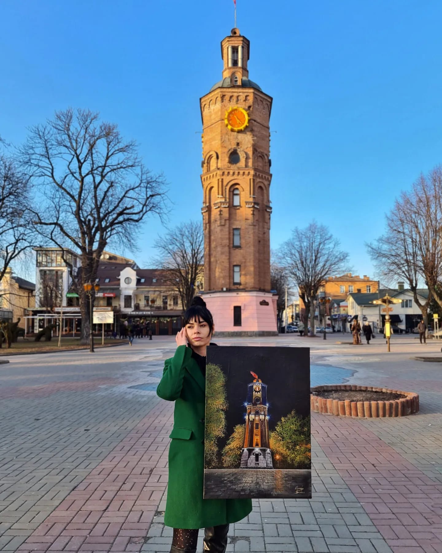 Новини Вінниці - фото з «Моя зброя сьогодні — це мистецтво!». Дизайнер Світлана Теренчук замість суконь створює картини