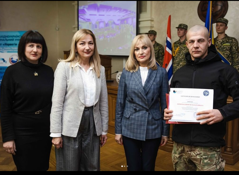 Новини Тернополя - фото з Як важко втрачати Героїв! У Тернополі прощаються з військовим Андрієм Теребієм