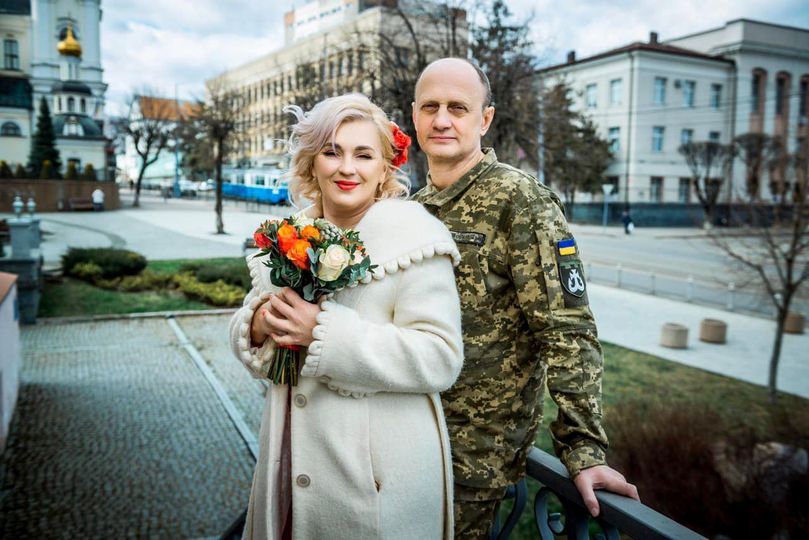 Новини Вінниці - фото з «Життя продовжується». Під час війни одружилася ще одна відома вінницька пара