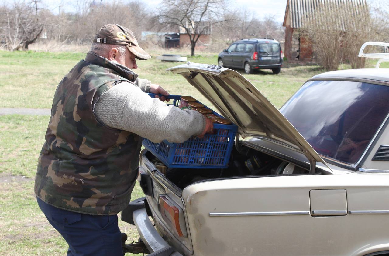 Новини Вінниці - фото з «Робимо смачно, як для себе». Жителі Стадниці приготували для ЗСУ понад 10 тисяч банок тушкованок