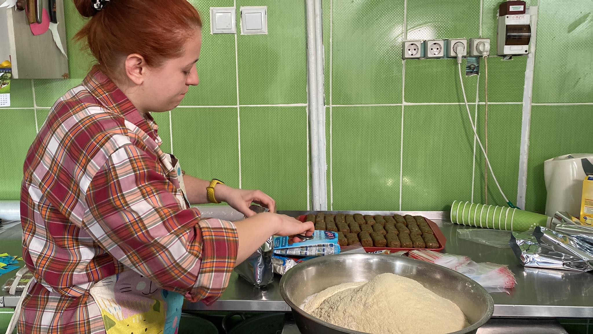 Новини Хмельницького - фото з Як і що хмельничани готують для військових в “гарячі точки”. Репортаж Нет описания.