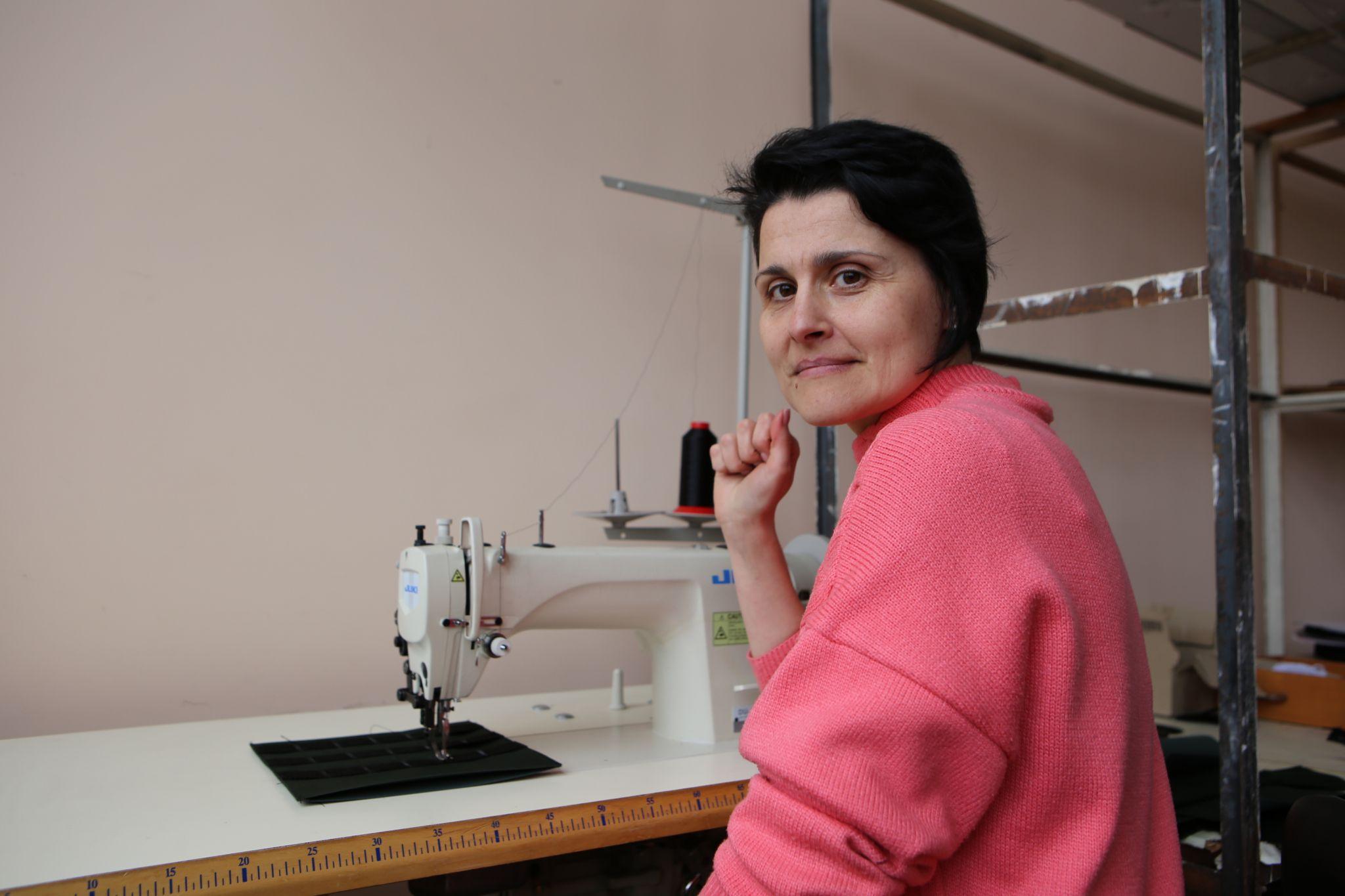 Новини Вінниці - фото з «Своїм маленьким військом працюємо на перемогу». У Вінниці діє цех, де шиють плитоноски для бронежилетів