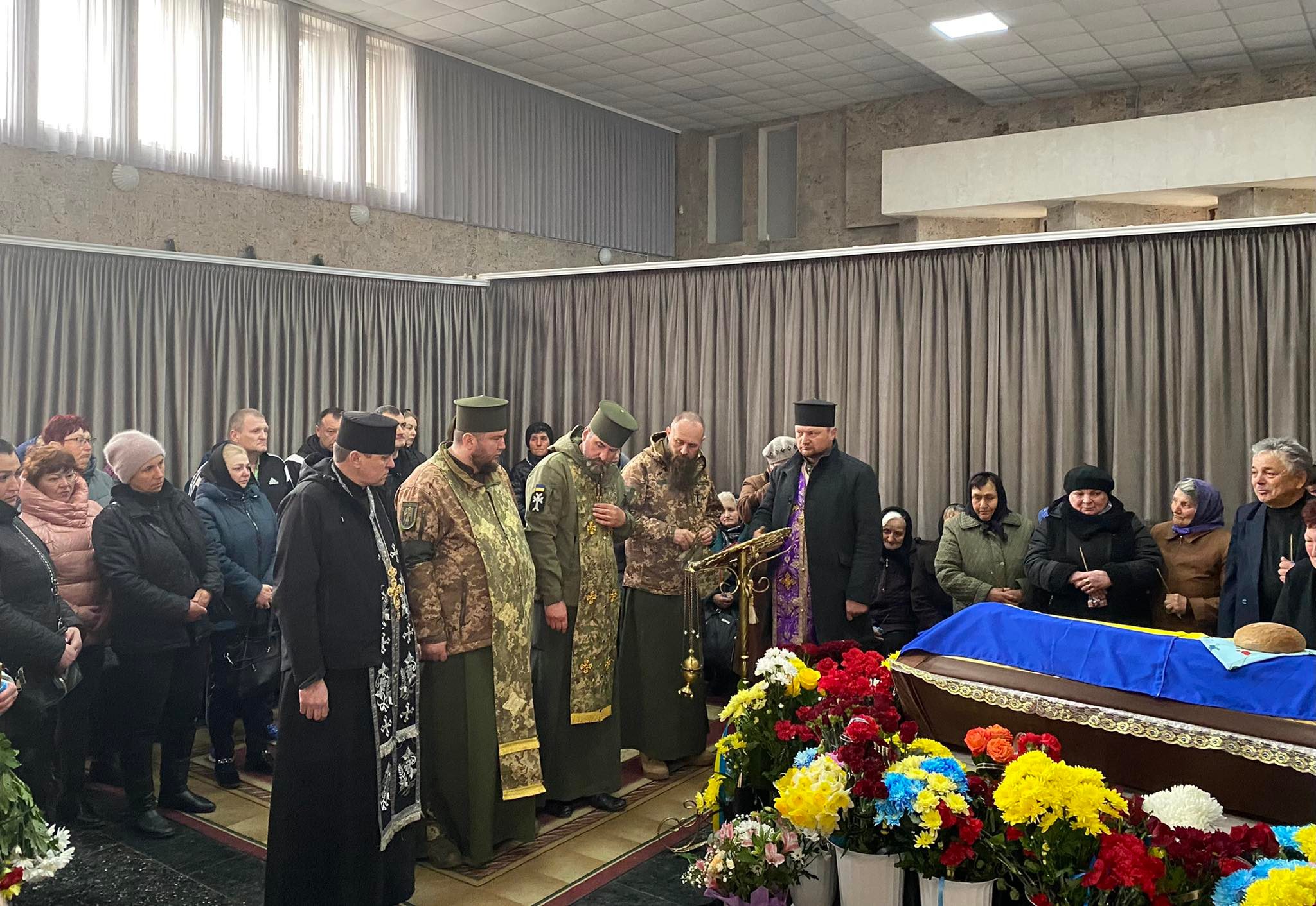 Новини Хмельницького - фото з “Людина з великим серцем”. Попрощалися з Дмитром Герегою, який загинув від ворожих ракет Нет описания.