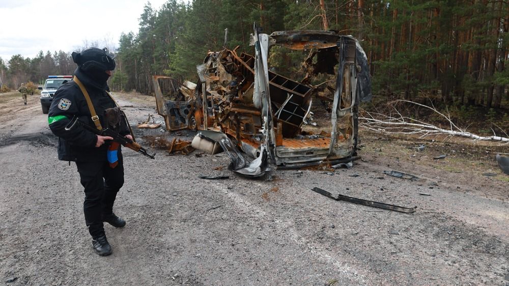 Новини Житомира - фото з Задля безпеки громадян північ Житомирщини патрулюють спецпризначенці поліції. ФОТО