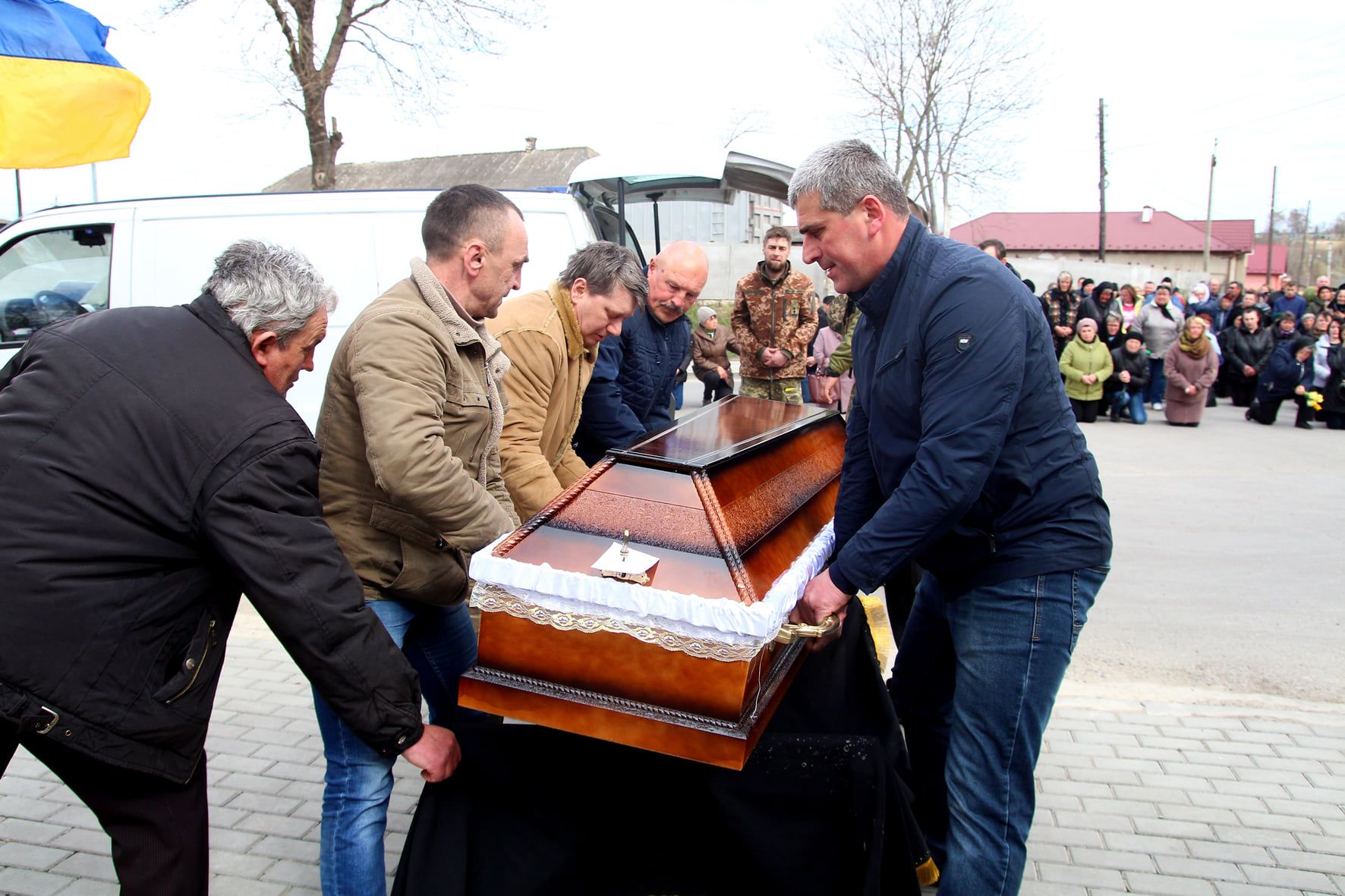 Новини Тернополя - фото з У Товстому прощаються з військовим медиком Олегом Андрощуком-Русиняком