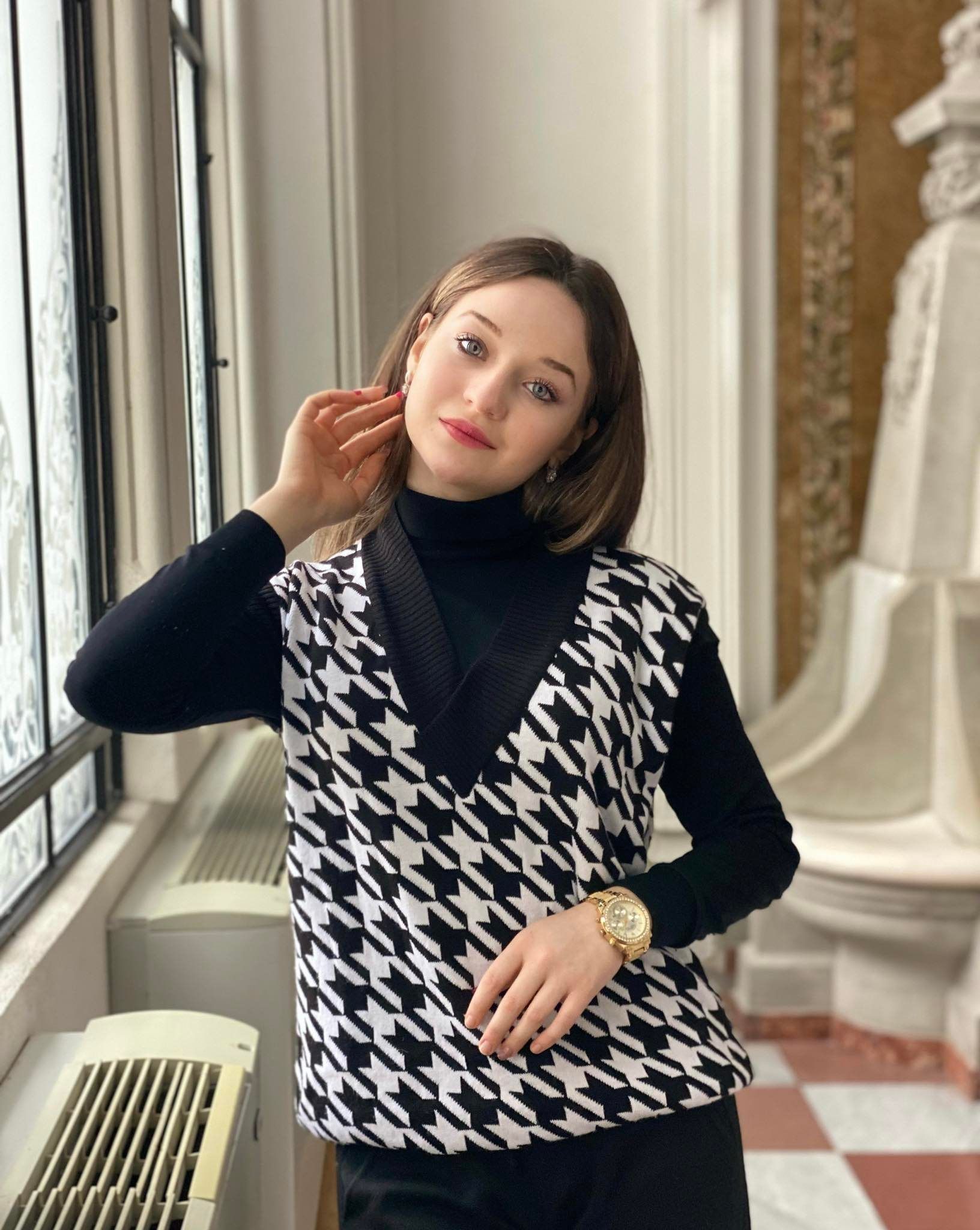 Новини Тернополя - фото з Дітки дуже хочуть миру! Юна жителька Чортківщини створила понад дві сотні аудіоказок для малечі