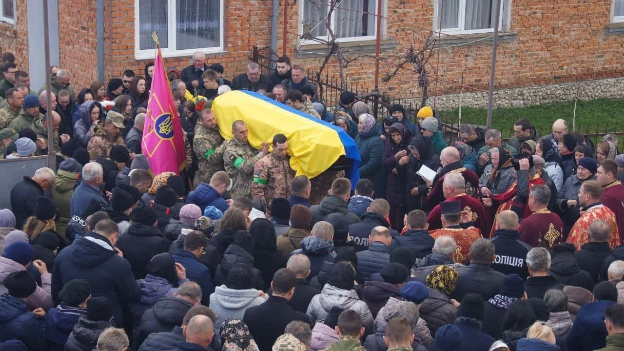 Новини Тернополя - фото з На Тернопільщині попрощались з Героєм Романом Леськівим, який віддав своє життя за Україну