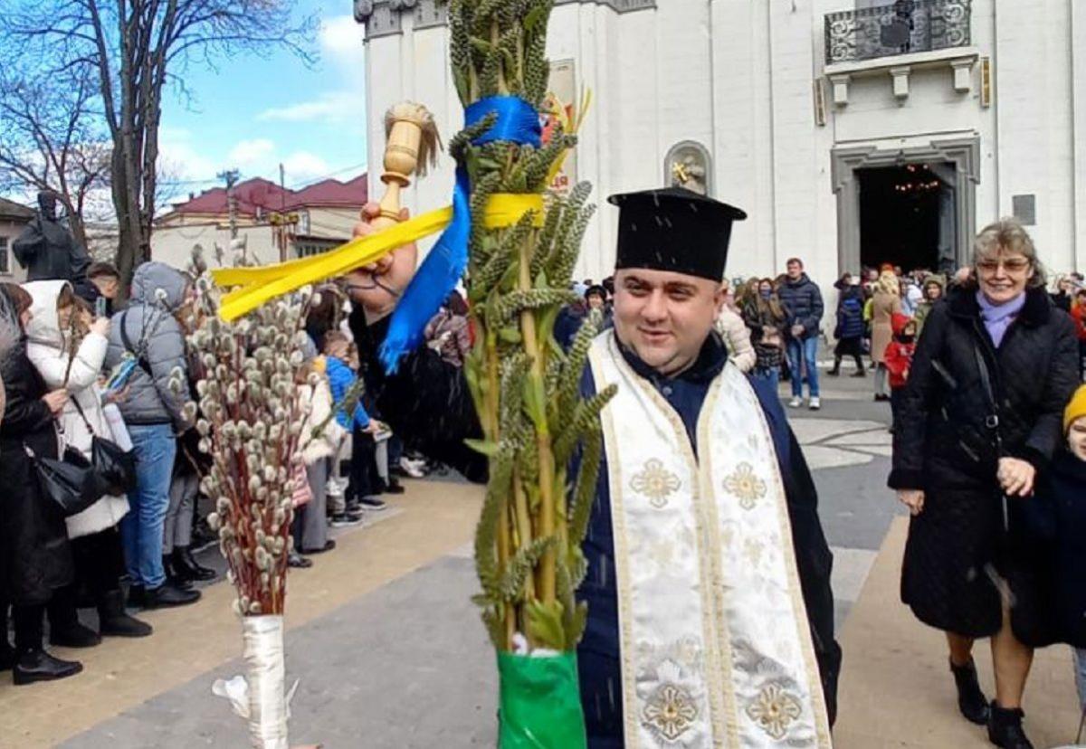Новини Тернополя - фото з Не я б’ю, верба б’є. За тиждень – Великдень! Як тернополяни вербу освячують (ФОТО)