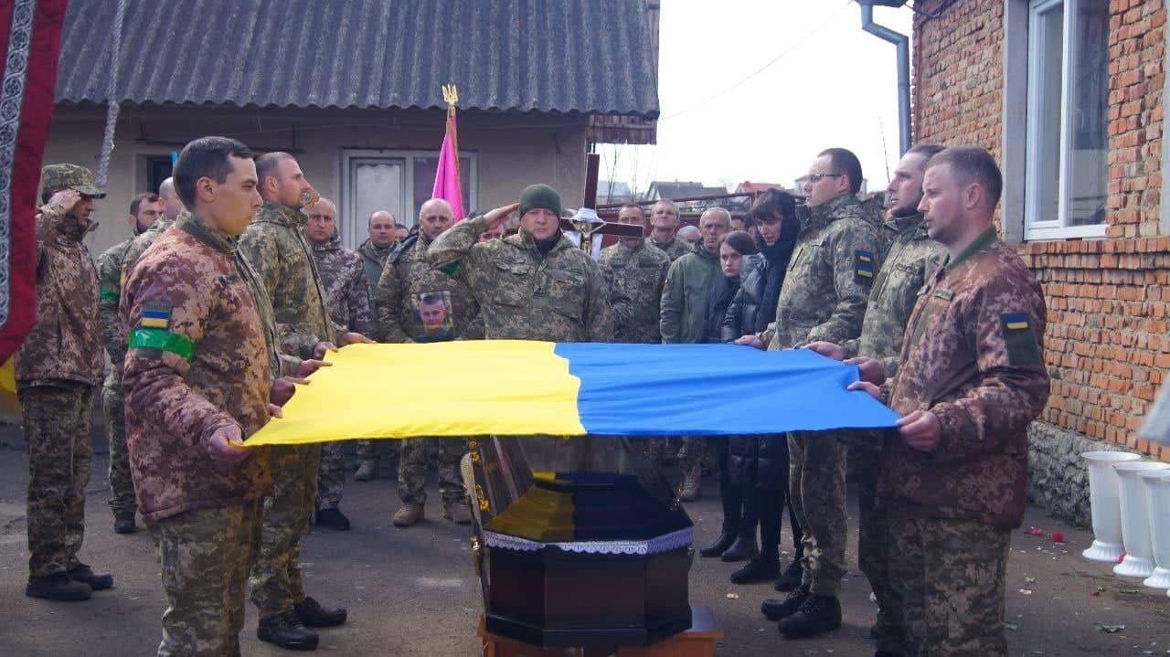 Новини Тернополя - фото з На Тернопільщині попрощались з Героєм Романом Леськівим, який віддав своє життя за Україну
