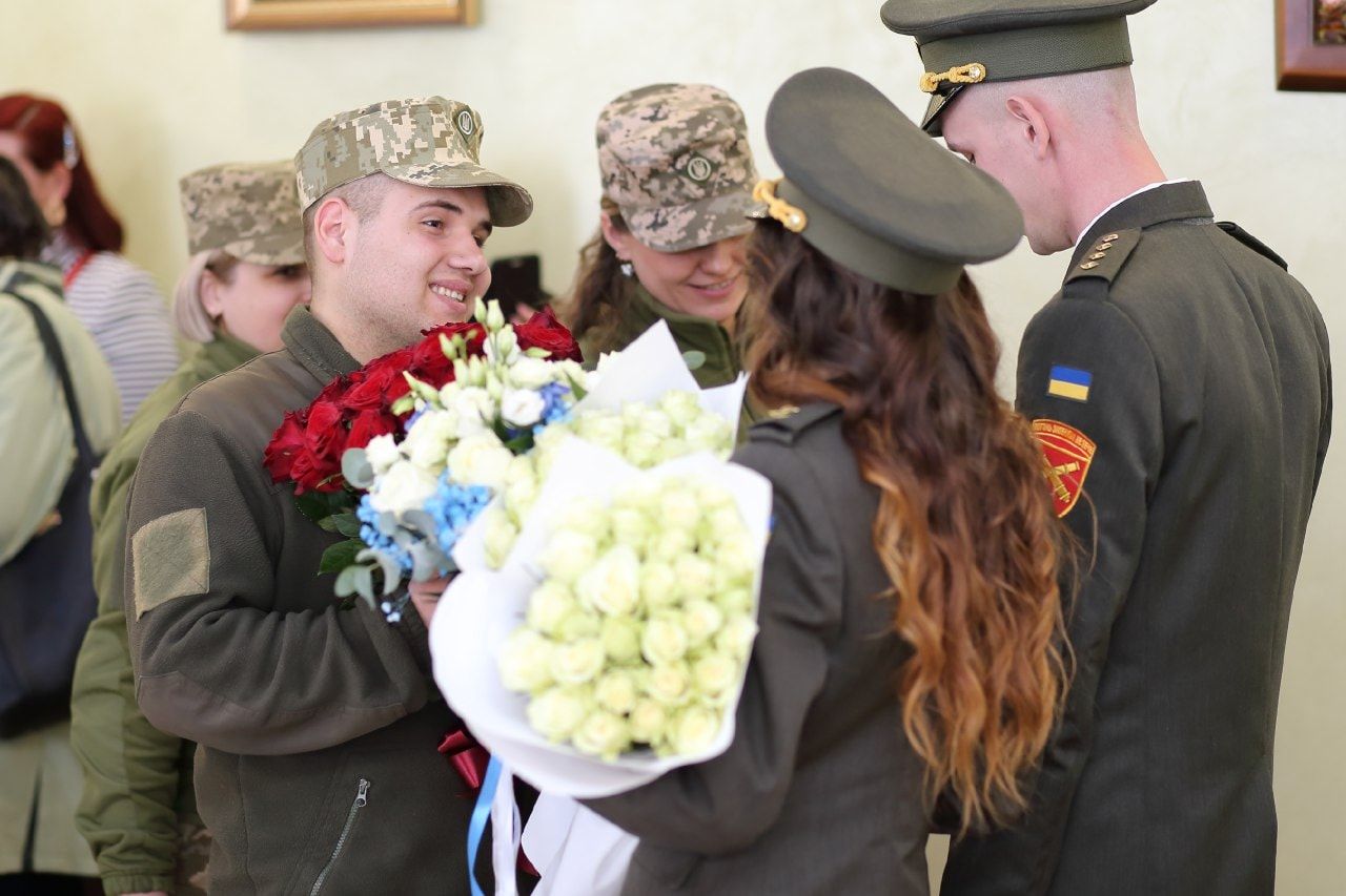 Новини Тернополя - фото з У Тернополі одружилися військовослужбовці 44-ої окремої артилерійської бригади