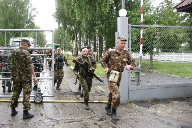 Хмельницький батальйон територіальної оборони відправили на Схід, кажуть - не в зону АТО