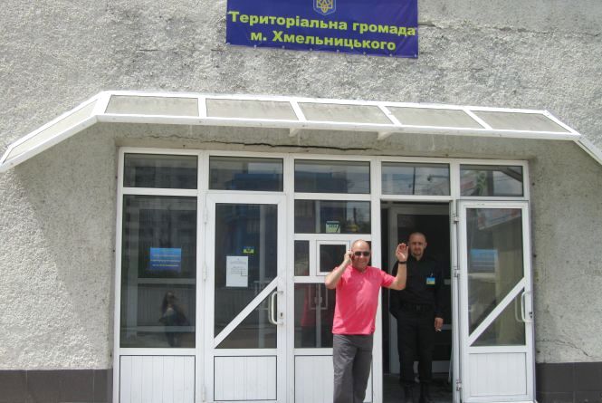 Активісти створили громадську приймальню в приміщенні колишньої комунальної аптеки по Кам’янецькій