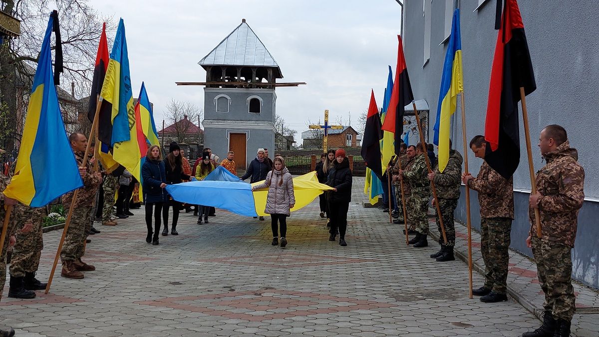 Новини Тернополя - фото з Його недаремно називали «кременем». На Тернопільщині прощаються зі Степаном Геником