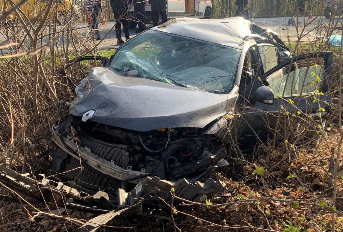 Новини Вінниці - фото з Смертельне зіткнення в Лукашівці. Загинула п'ятирічна дівчинка та четверо людей в лікарні На зображенні може бути: 2 людини та на відкритому повітрі