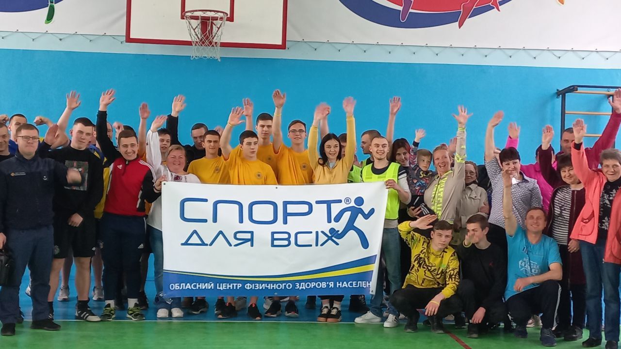 Новини Вінниці - фото з Для вимушених переселенців у Вінниці провели «Веселі старти» і турнір з флорболу