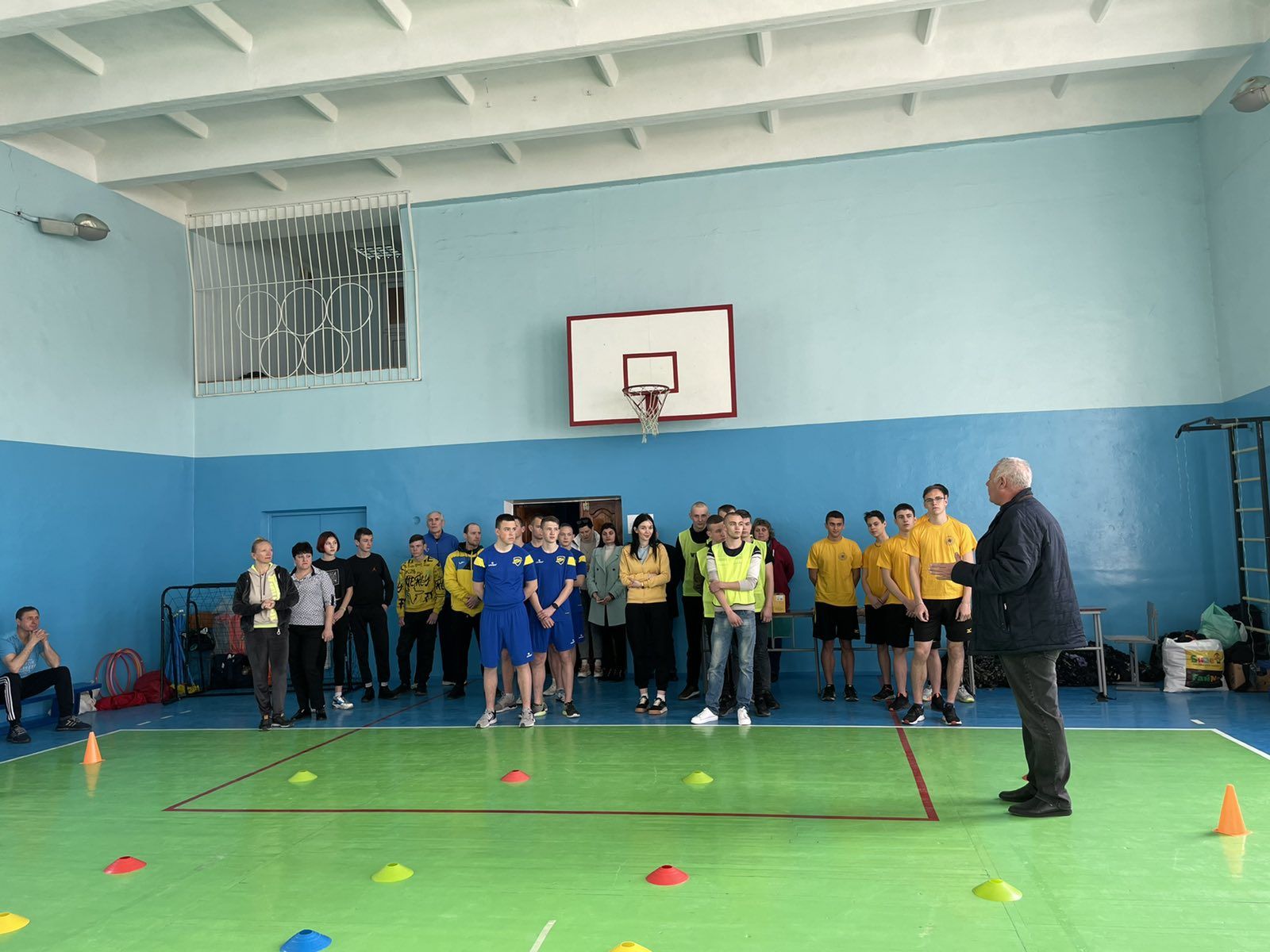Новини Вінниці - фото з Для вимушених переселенців у Вінниці провели «Веселі старти» і турнір з флорболу