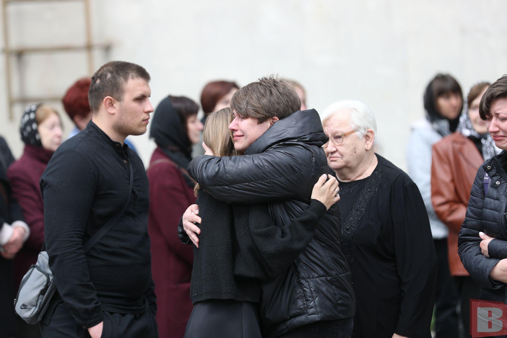 Новини Хмельницького - фото з «Захищав кожного з нас»: у Хмельницькому попрощалися з Андрієм Ковбасюком (ФОТО)