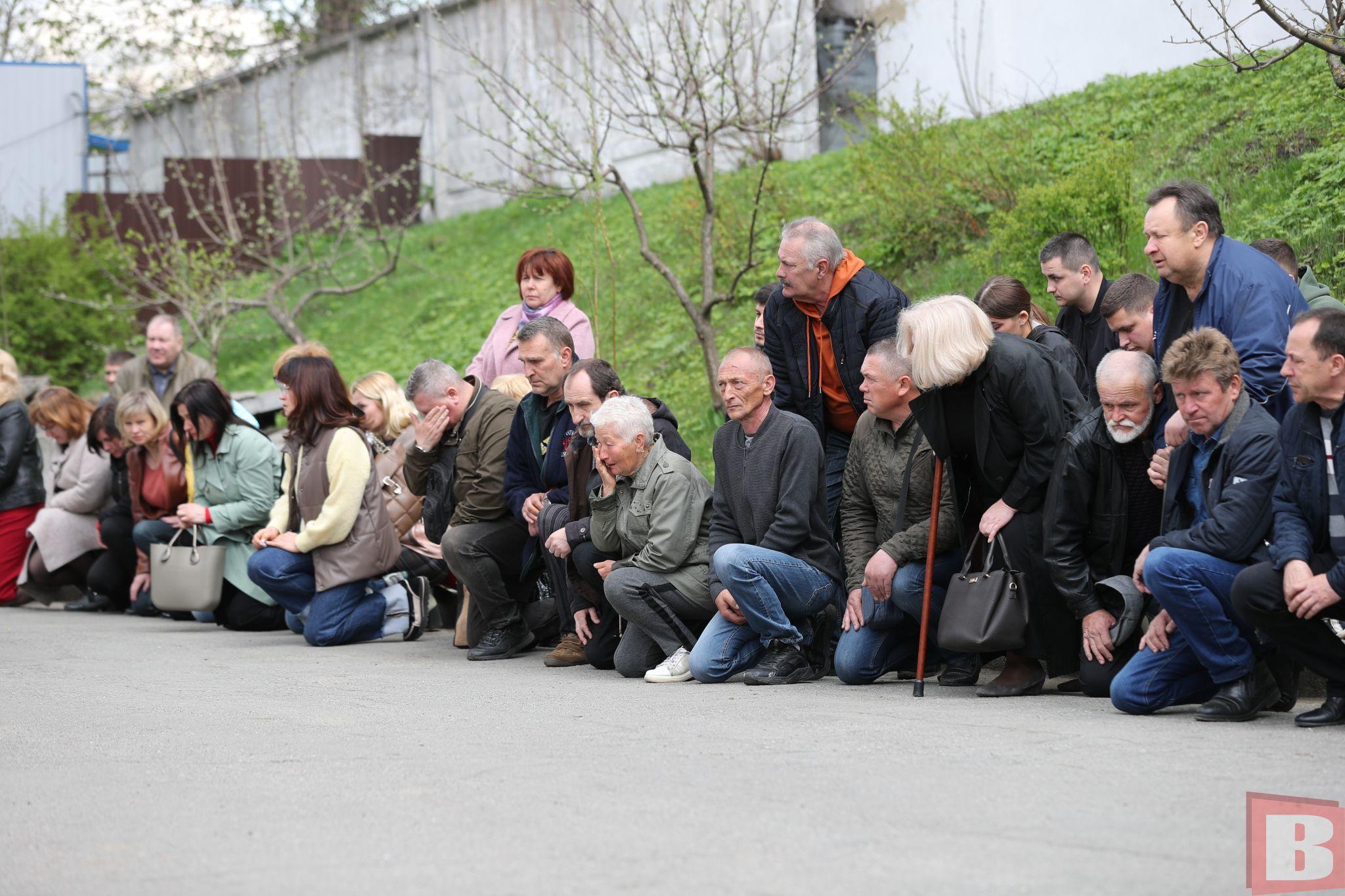 Новини Хмельницького - фото з «Захищав кожного з нас»: у Хмельницькому попрощалися з Андрієм Ковбасюком (ФОТО)