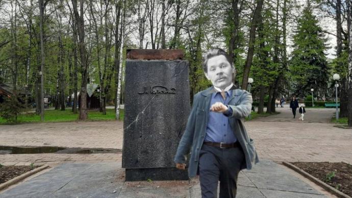 Новини Вінниці - фото з Деколонізація у нашій громаді та інше важливе за 29 квітня у Вінниці У Вінниці демонтували пам’ятник Горькому. Гагаріну приготуватися?