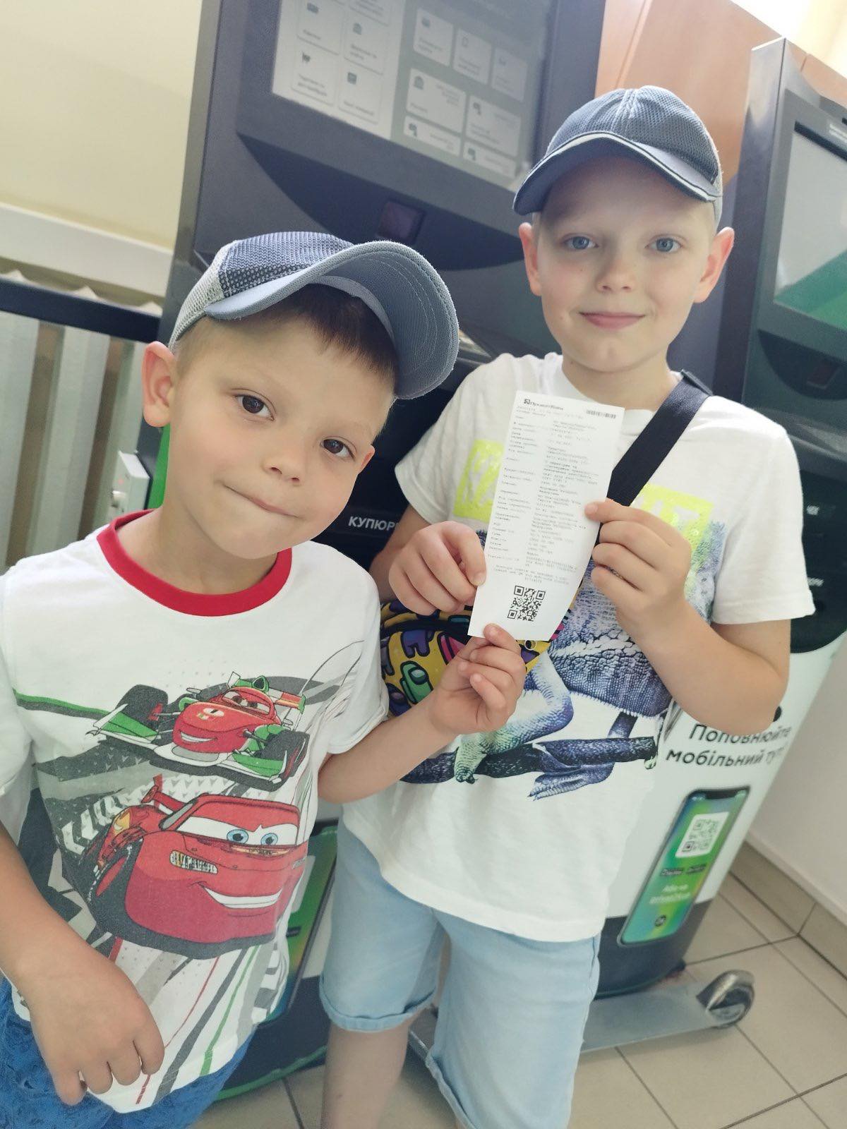 Новини Вінниці - фото з «Щоб росія не вбивала наших дітей». Маленькі вінничани продають черешню, кошти передають на байрактар