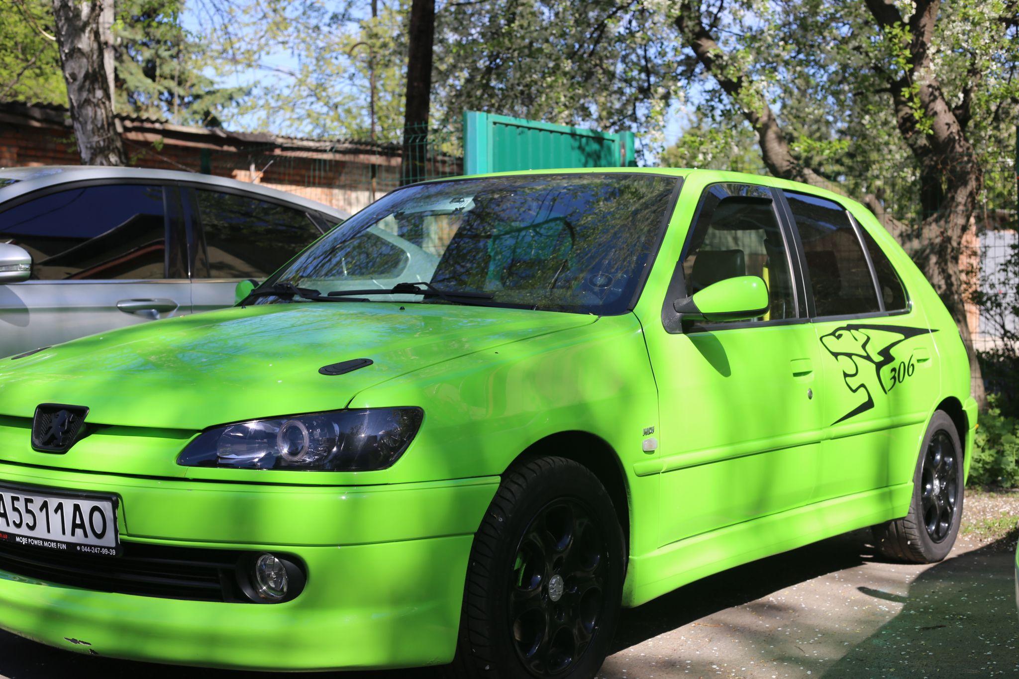 Новини Вінниці - фото з Вінничанин вивозить людей з прифронтових зон України. Плату за поїздки не бере