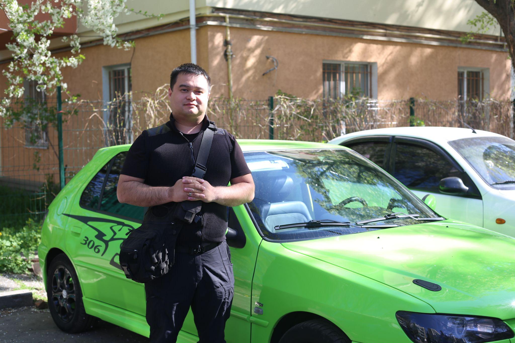 Новини Вінниці - фото з Вінничанин вивозить людей з прифронтових зон України. Плату за поїздки не бере