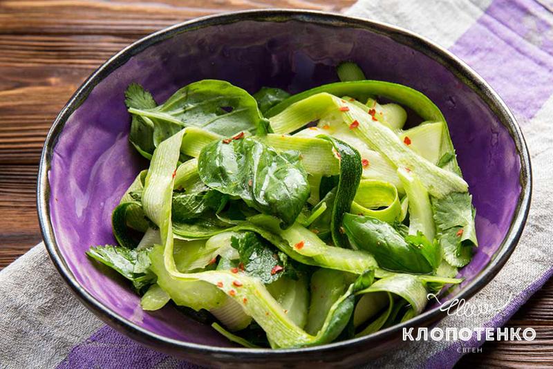 Новини Вінниці - фото з Легкі салати із цукіні, томатів та та редиски: оригінальні рецепти від Клопотенка Салат из цукини и кабачка