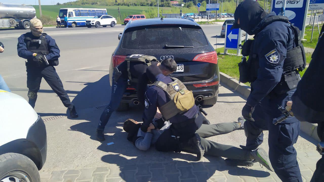 Новини Тернополя - фото з Суд у справі активістів, яких підозрюють у привласненні грошей на потреби ЗСУ. Що відомо? (ОНОВЛЮЄТЬСЯ)