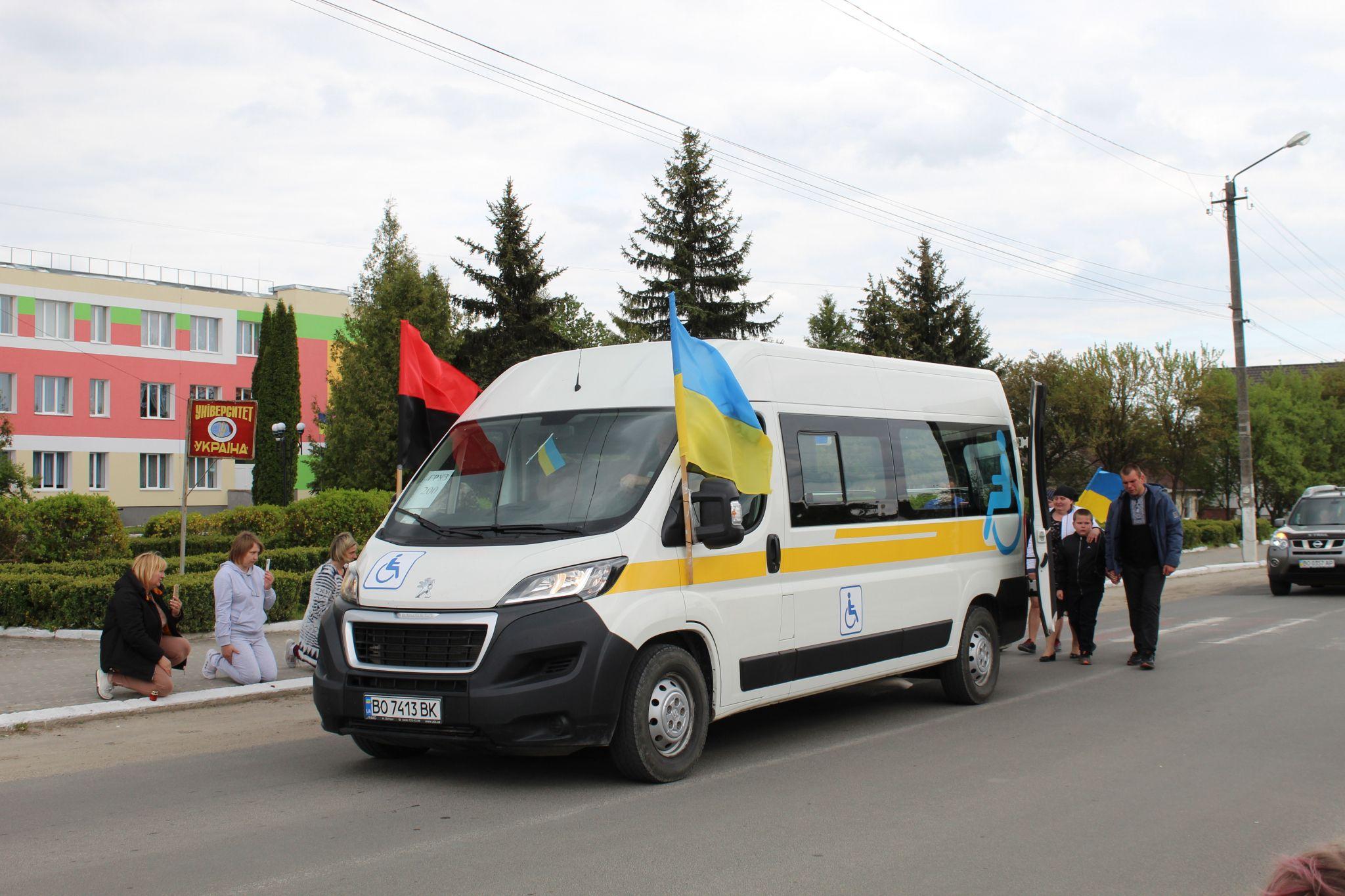 Новини Тернополя - фото з «Усе село ніби завмерло!» Шумщина в останню путь проводжає Героя Олександра Луцика