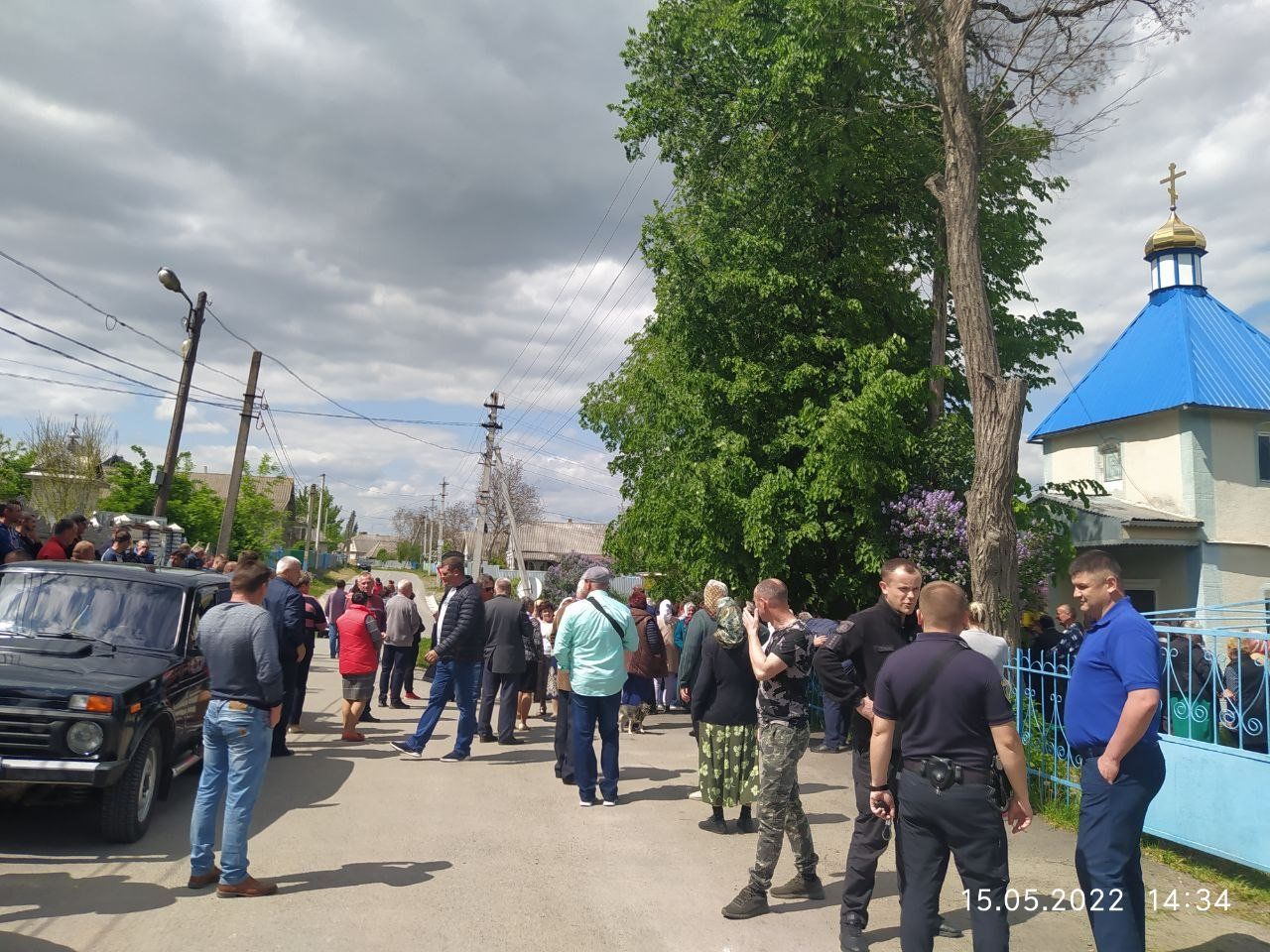 Новини Хмельницького - фото з Московські попи зачинились у храмі: громада на Кам’янеччині “за” перехід до ПЦУ