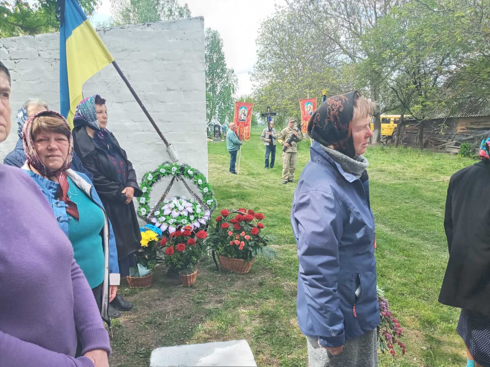 Новини Житомира - фото з Мешканці Овруцької громади провели в останню путь нашого мужнього Захисника – Олега Хлібовича