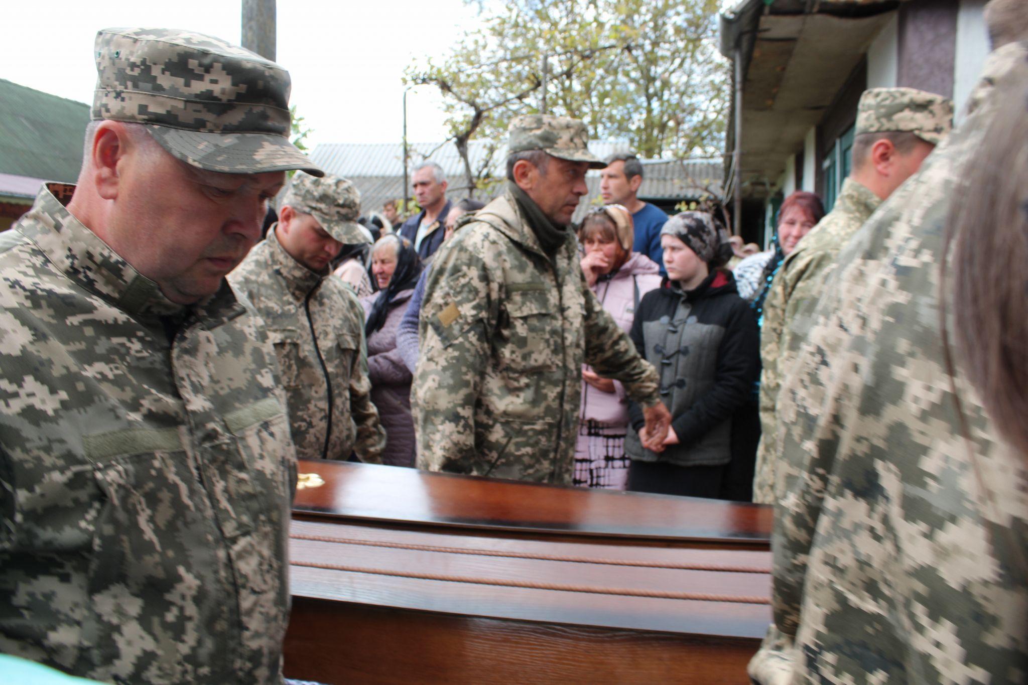 Новини Тернополя - фото з «Усе село ніби завмерло!» Шумщина в останню путь проводжає Героя Олександра Луцика