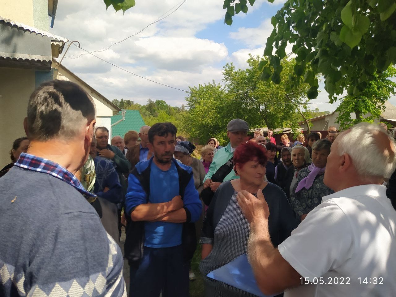 Новини Хмельницького - фото з Московські попи зачинились у храмі: громада на Кам’янеччині “за” перехід до ПЦУ
