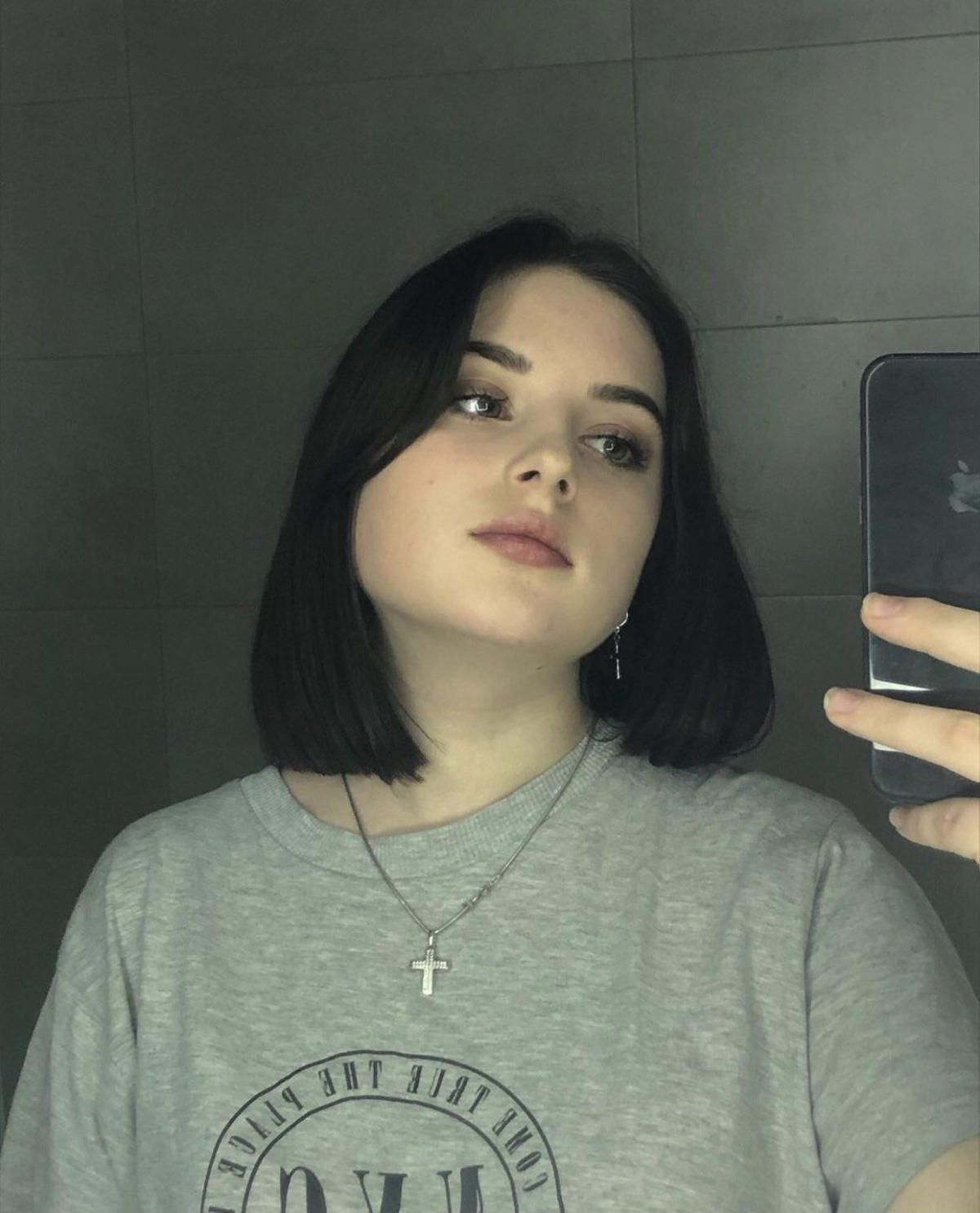 Новини Тернополя - фото з 16-річну студентку-сироту, яка загинула в ДТП, поховають поруч з мамою. Подробиці трагедії