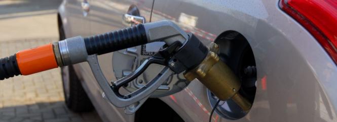 Новини Вінниці - фото з Вибух на Гайсинщині, бійка на АЗС та інше важливе за 16 травня у Вінниці У Вінниці на АЗС п'яний хуліган побив автомобіліста та його машину