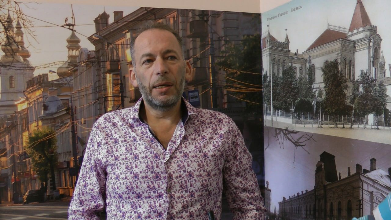 Новини Вінниці - фото з Автографи на клубній футболці від «Манчестер-Сіті» та платівка «Статус Кво» 70-х років. Які лоти готують організатори аукціону для підтримки ЗСУ?