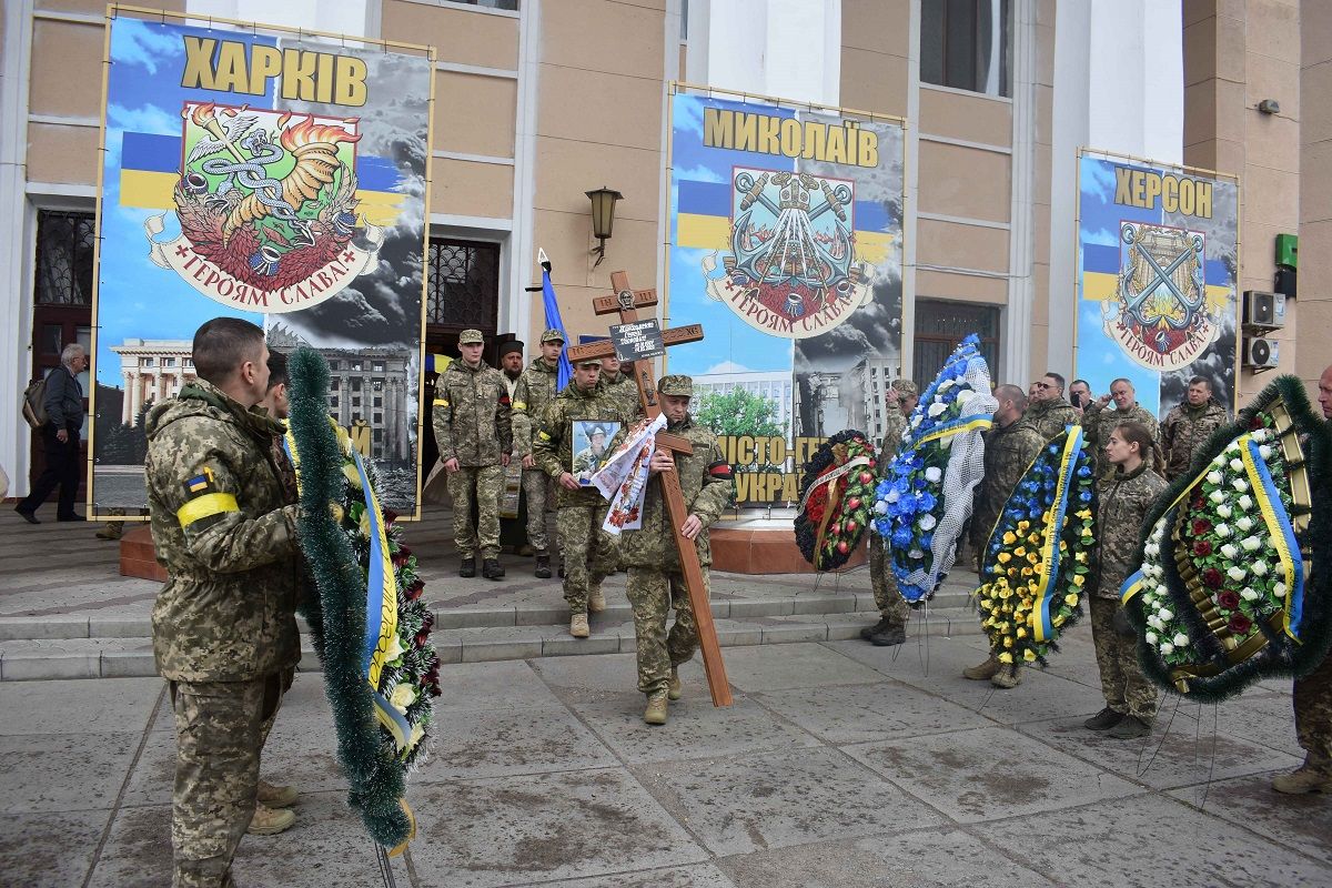 Новини Вінниці - фото з Уміло виводив авіаційну техніку з-під ударів ворога. Про льотчика, з яким прощались у Вінниці