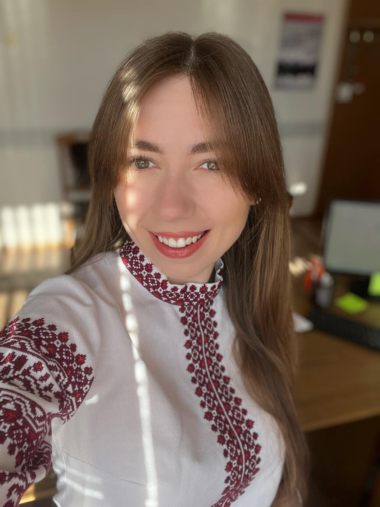 Новини Тернополя - фото з Тернополяни у соцмережі діляться фотографіями у вишиванках і вітають зі святом