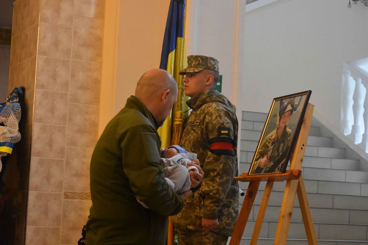 Новини Вінниці - фото з Уміло виводив авіаційну техніку з-під ударів ворога. Про льотчика, з яким прощались у Вінниці