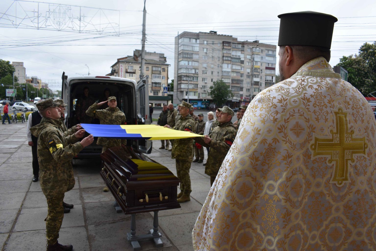 Новини Вінниці - фото з Уміло виводив авіаційну техніку з-під ударів ворога. Про льотчика, з яким прощались у Вінниці