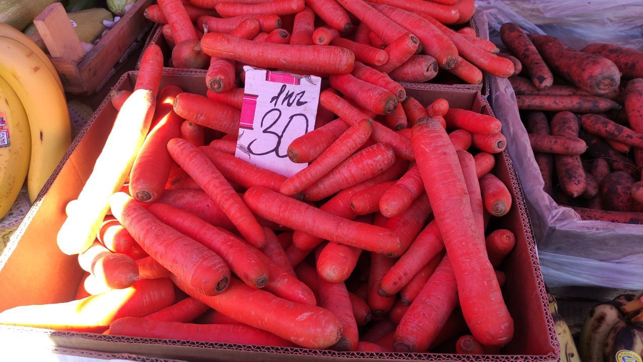 Новини Вінниці - фото з Що по чому? Дізналися, яка ціна на сезонні овочі та фрукти на ринку «Привокзальний»