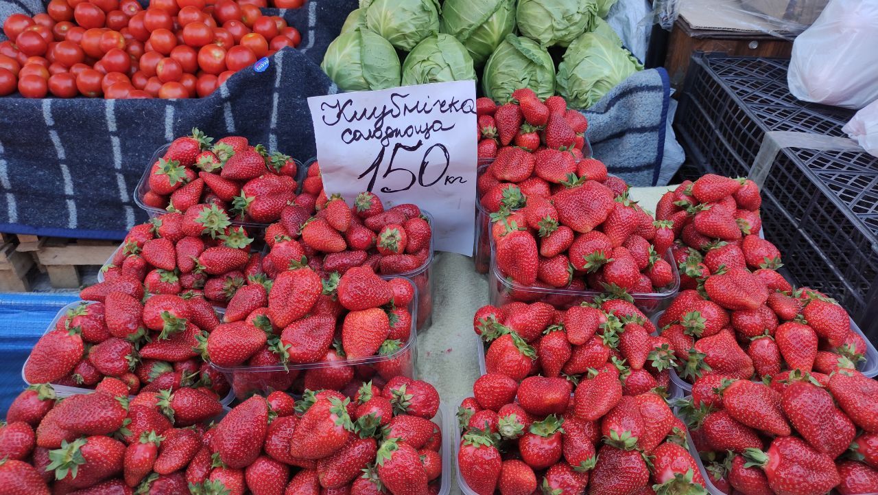Новини Вінниці - фото з Що по чому? Дізналися, яка ціна на сезонні овочі та фрукти на ринку «Привокзальний»