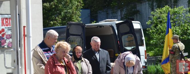 Новини Хмельницького - фото з “Він - наша гордість”. Хмельницький попрощався з воїном Олексієм Лопатіним