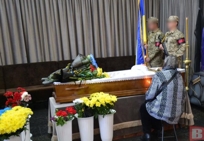 Новини Хмельницького - фото з “Він - наша гордість”. Хмельницький попрощався з воїном Олексієм Лопатіним