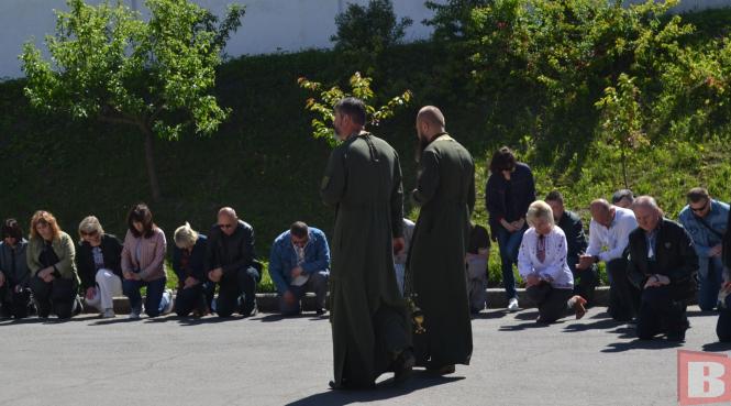 Новини Хмельницького - фото з “Він - наша гордість”. Хмельницький попрощався з воїном Олексієм Лопатіним
