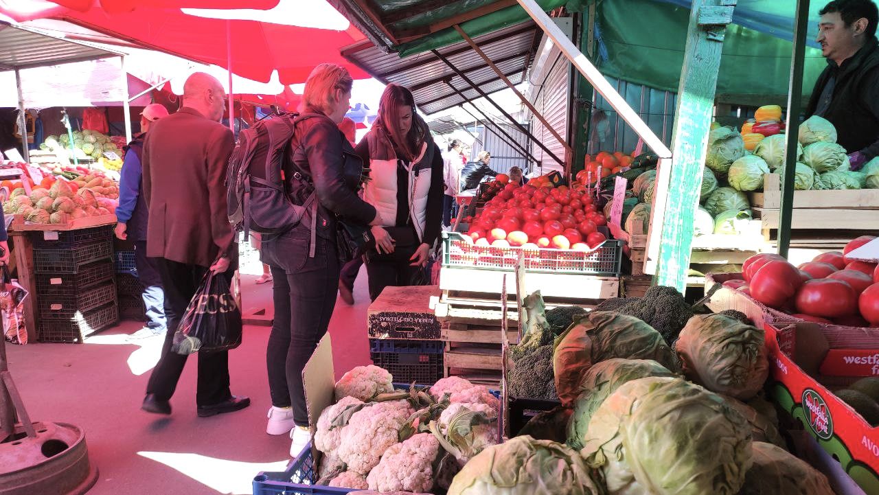 Новини Вінниці - фото з Що по чому? Дізналися, яка ціна на сезонні овочі та фрукти на ринку «Привокзальний»