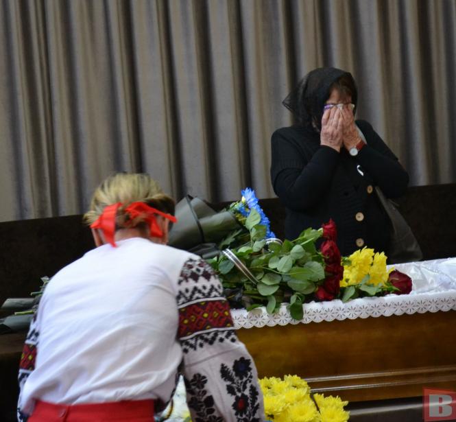 Новини Хмельницького - фото з “Він - наша гордість”. Хмельницький попрощався з воїном Олексієм Лопатіним