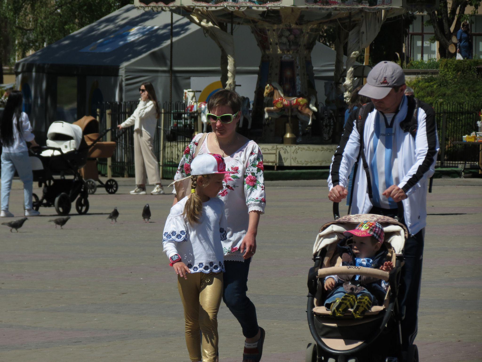 Новини Тернополя - фото з Які вишиванки одягнули тернополяни на свято? Шукайте себе та друзів на фото (РЕПОРТАЖ)