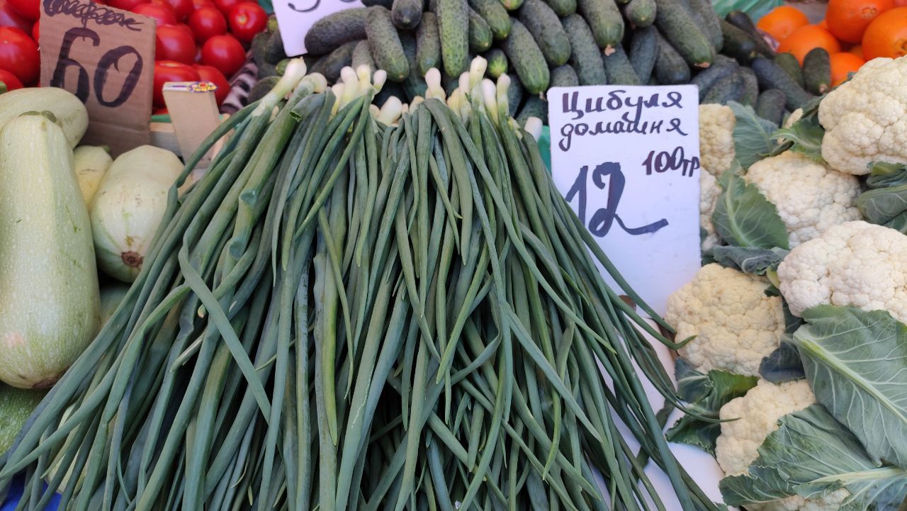 Новини Вінниці - фото з Що по чому? Дізналися, яка ціна на сезонні овочі та фрукти на ринку «Привокзальний»