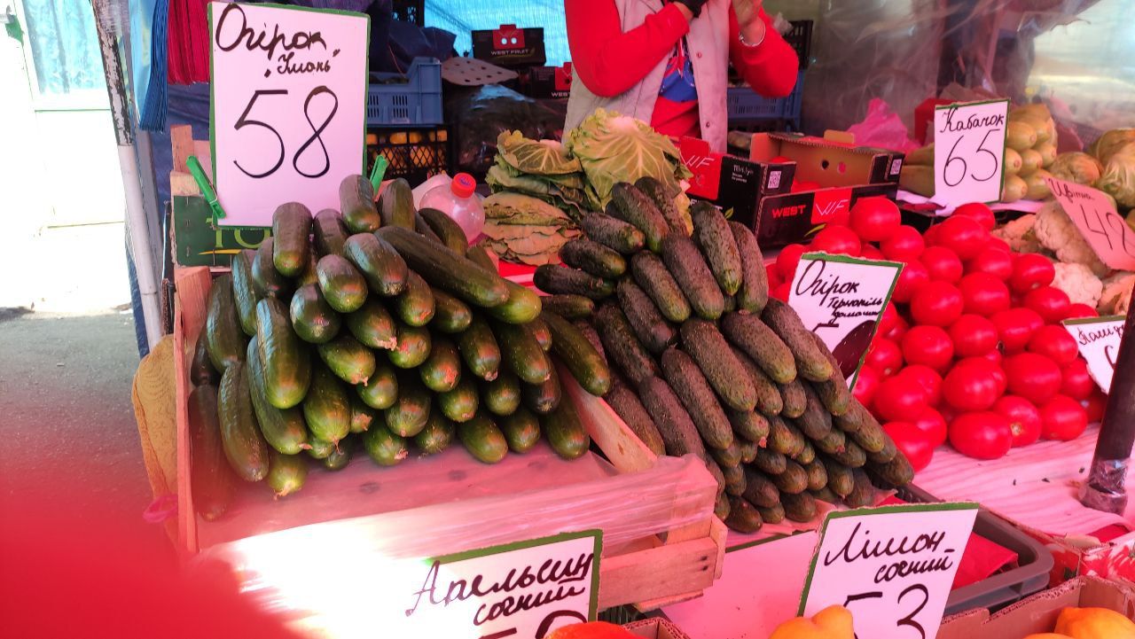 Новини Вінниці - фото з Що по чому? Дізналися, яка ціна на сезонні овочі та фрукти на ринку «Привокзальний»